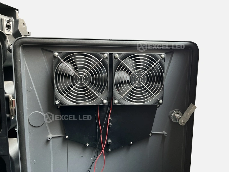 Internal dual cooling fans of outdoor LED screen