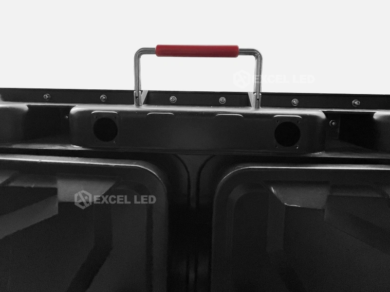 Ergonomic carrying handle on 960x960mm cabinet