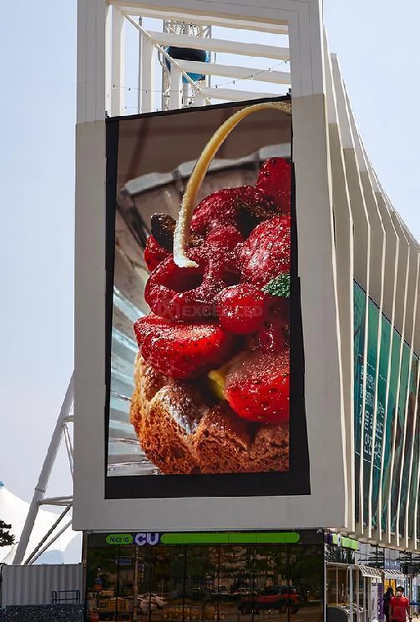 Vertical 90 sqm outdoor LED display on a coastal building in Sokcho South Korea, die-cast aluminum cabinet