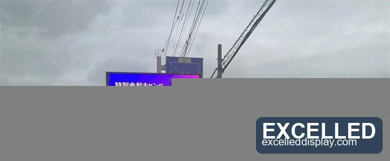 Outdoor P3.91 LED display wall at an open-air sports event and performance venue
